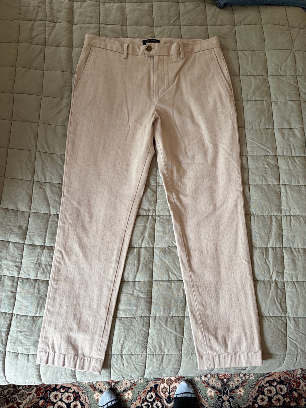 Banana Republic Men's Chinos in Light Tan Slim Tapered 34x32